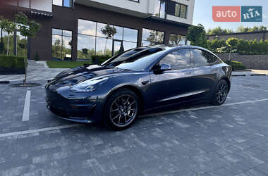 Tesla Model 3  2021