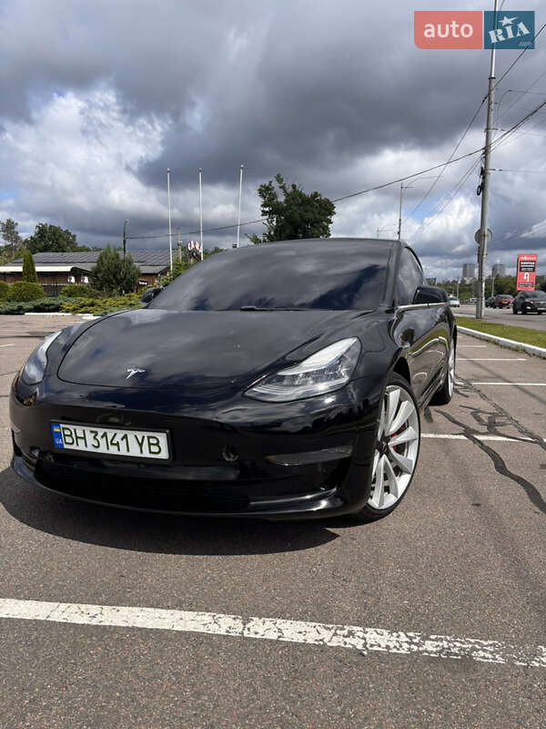 Tesla Model 3 2019