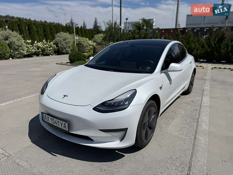Tesla Model 3 2020