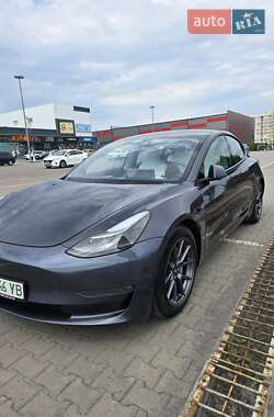 Tesla Model 3  2021