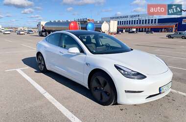 Tesla Model 3  2020