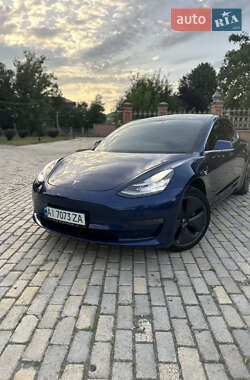 Tesla Model 3  2019