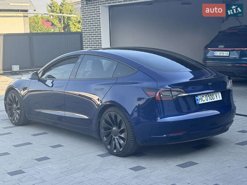Седан Tesla Model 3 2021 в Львове