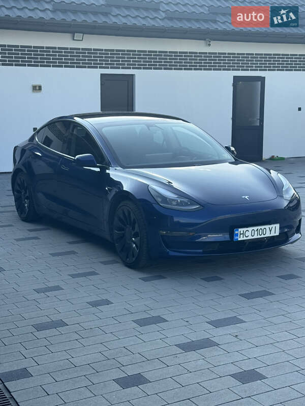 Седан Tesla Model 3 2021 в Львове