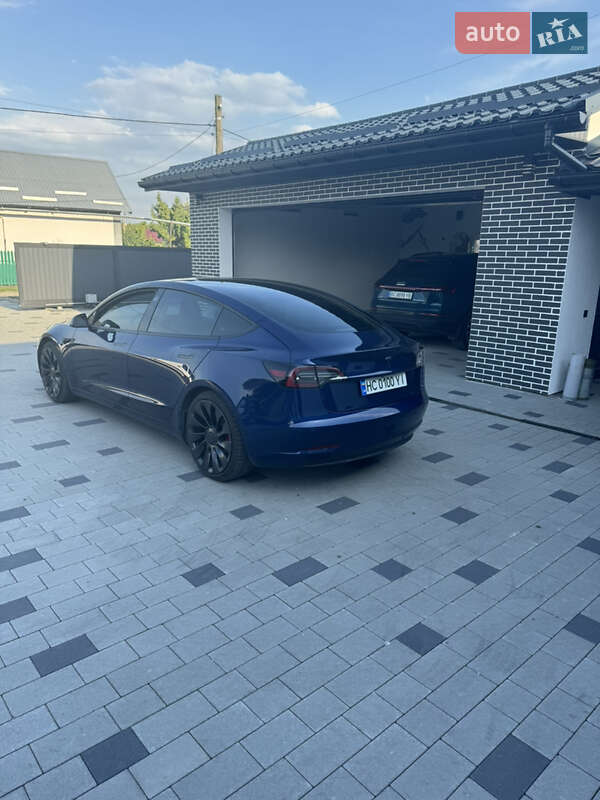 Седан Tesla Model 3 2021 в Львове