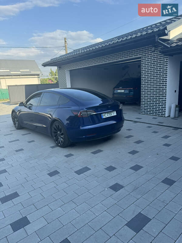 Седан Tesla Model 3 2021 в Львове