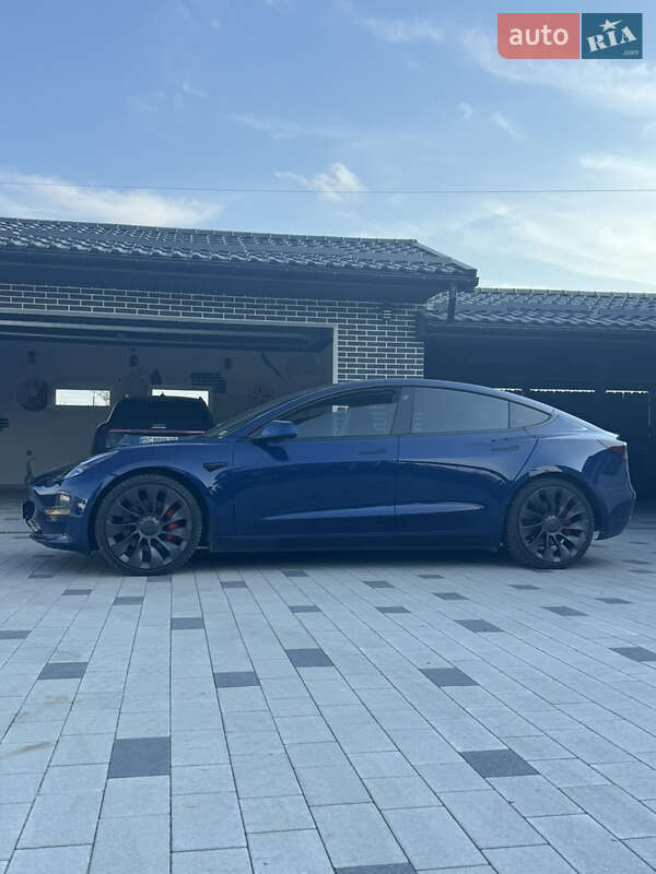 Седан Tesla Model 3 2021 в Львове