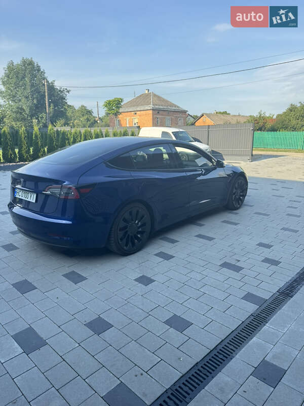 Седан Tesla Model 3 2021 в Львове