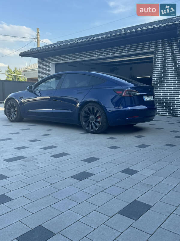 Седан Tesla Model 3 2021 в Львове