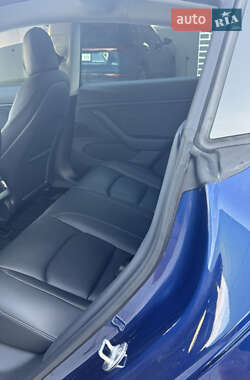 Седан Tesla Model 3 2021 в Львове