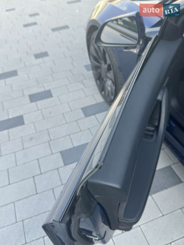 Седан Tesla Model 3 2021 в Львове