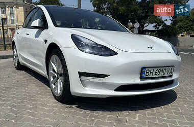 Tesla Model 3  2022