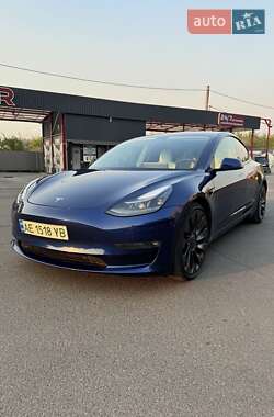 Tesla Model 3 2021