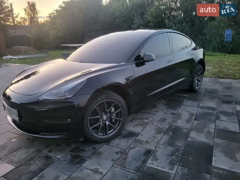 Tesla Model 3 2021