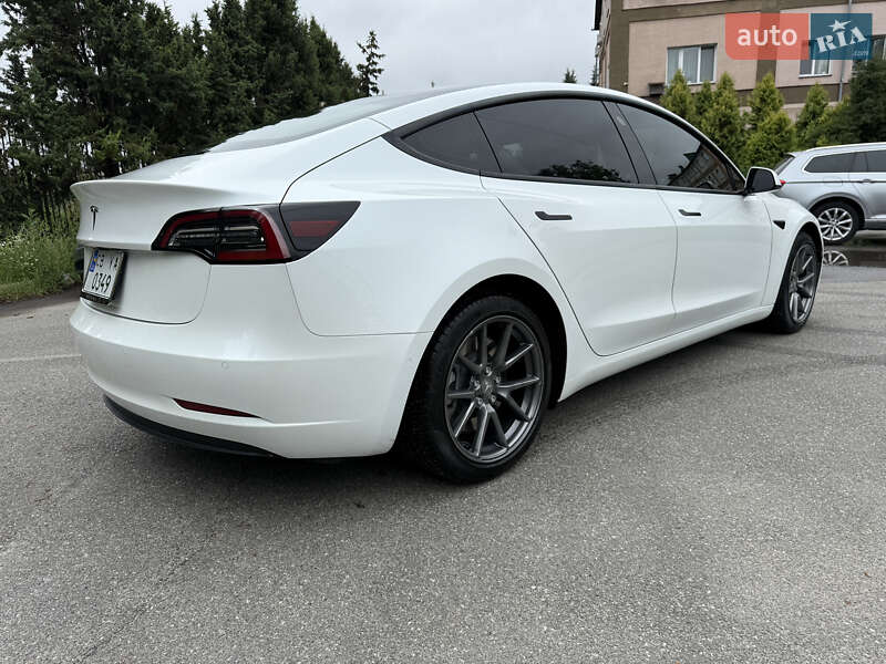 Седан Tesla Model 3 2021 в Нежине