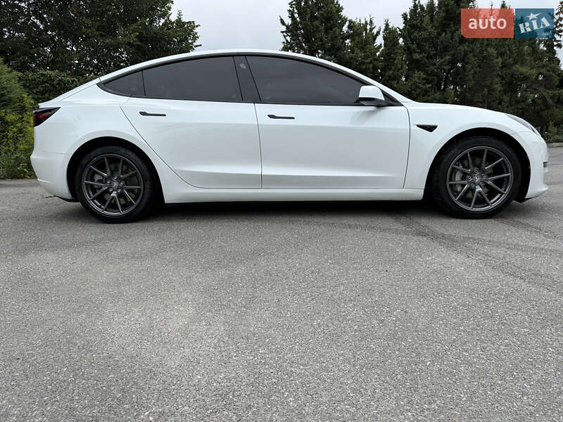Седан Tesla Model 3 2021 в Нежине