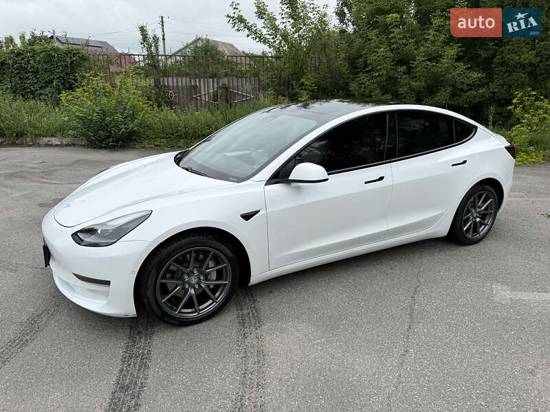 Седан Tesla Model 3 2021 в Нежине