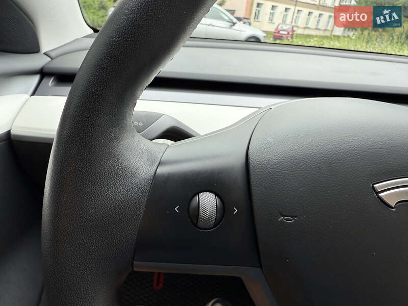 Седан Tesla Model 3 2021 в Нежине