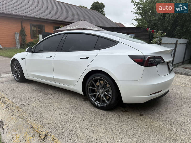 Седан Tesla Model 3 2021 в Нежине