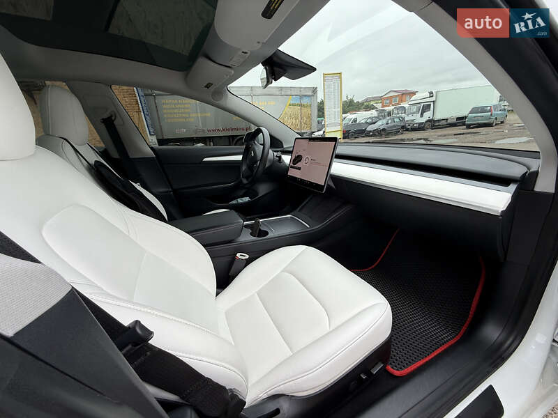 Седан Tesla Model 3 2021 в Нежине