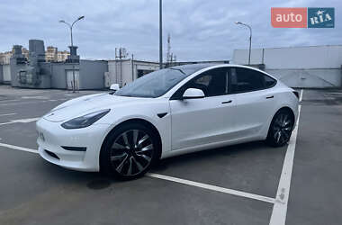 Tesla Model 3  2022