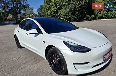 Tesla Model 3  2021