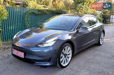Tesla Model 3  2019