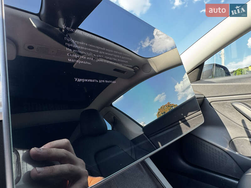 Седан Tesla Model 3 2020 в Кропивницком