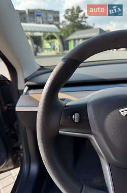 Седан Tesla Model 3 2020 в Кропивницком