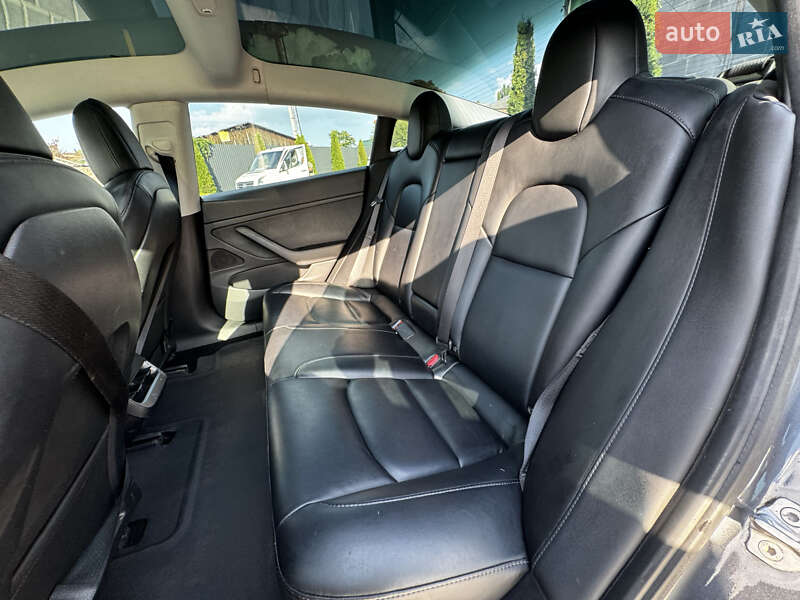 Седан Tesla Model 3 2020 в Кропивницком