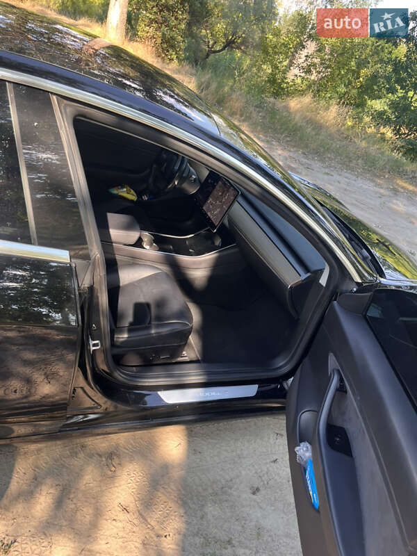 Седан Tesla Model 3 2019 в Кобеляках фото 25 Седан Tesla Model 3 2019 в Кобеляках