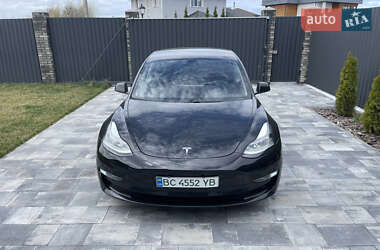 Tesla Model 3  2021
