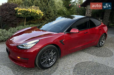 Tesla Model 3  2020