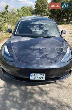 Tesla Model 3  2022