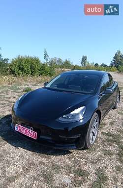 Tesla Model 3  2021