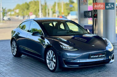 Tesla Model 3  2020