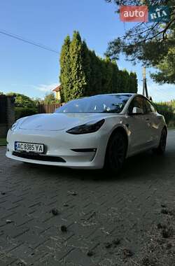 Tesla Model 3  2022