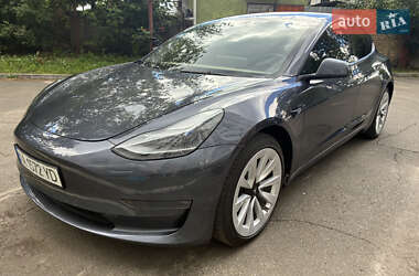 Tesla Model 3  2022