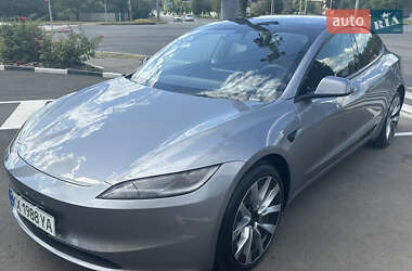 Tesla Model 3  2024
