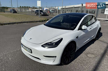 Tesla Model 3  2021