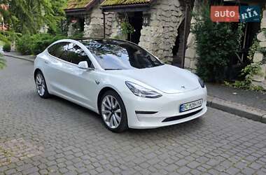Tesla Model 3 2020
