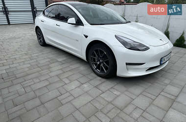 Tesla Model 3  2021