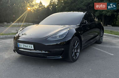 Tesla Model 3  2022