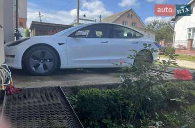 Tesla Model 3  2022