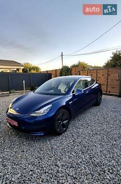 Tesla Model 3  2019