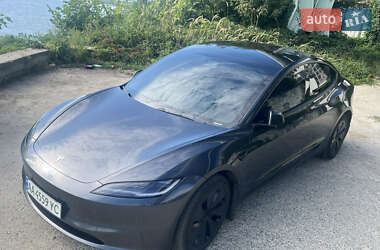 Tesla Model 3 2024