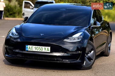 Tesla Model 3  2019