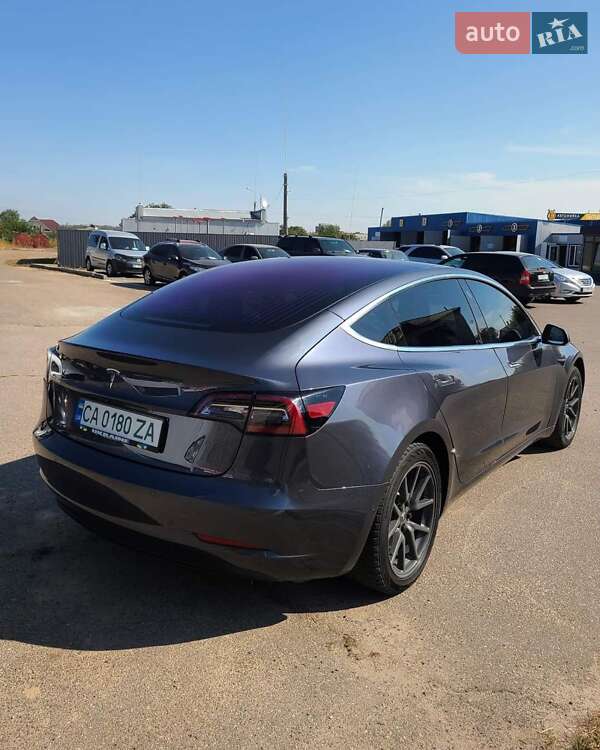 Седан Tesla Model 3 2017 в Смеле