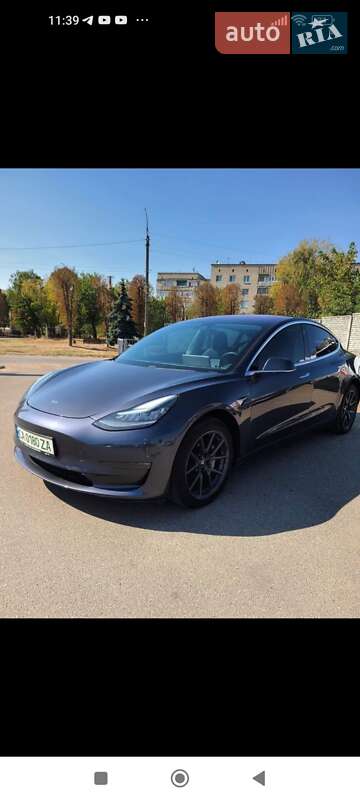 Седан Tesla Model 3 2017 в Смеле