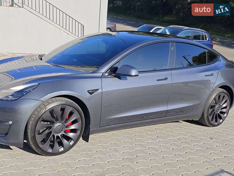 Седан Tesla Model 3 2023 в Фастове